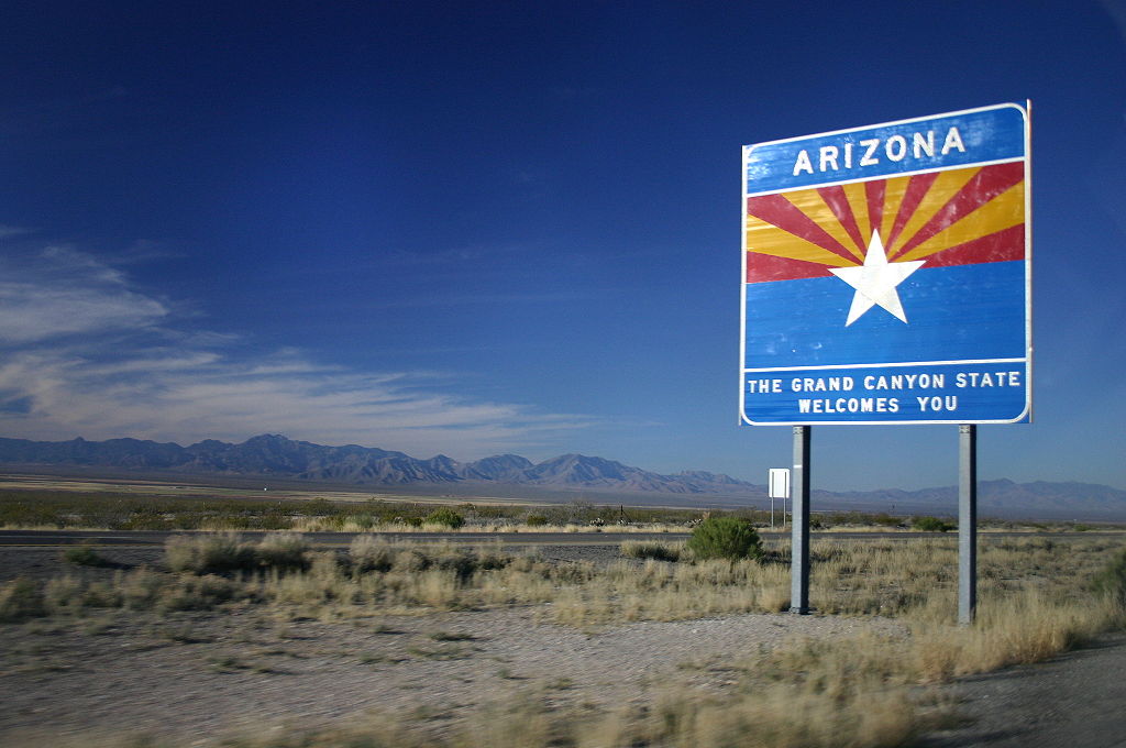 Entering Arizona sign